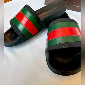 Gucci Men's Web rubber slide sandal